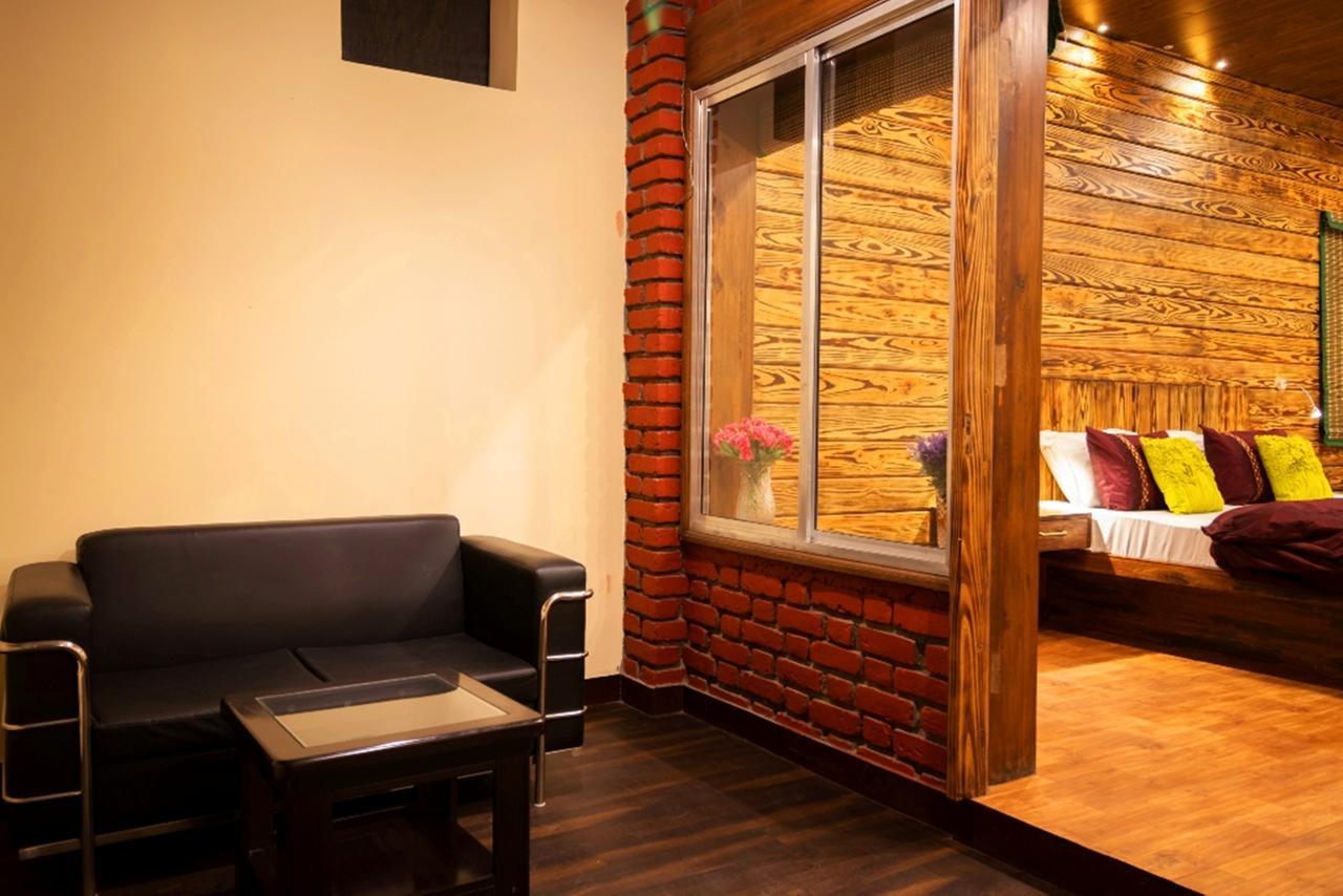 Nirvana Lodge And Lounge มัสซูรี ภายนอก รูปภาพ