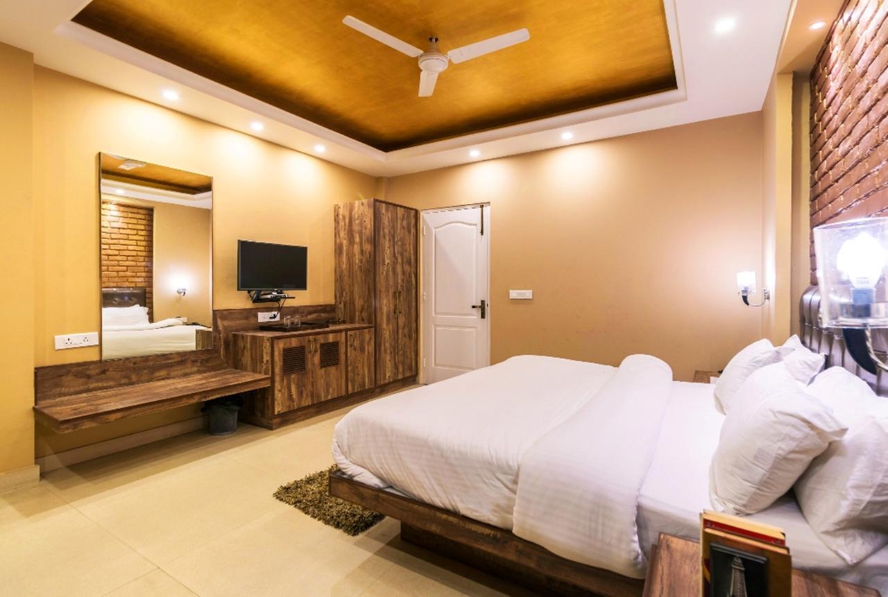 Nirvana Lodge And Lounge มัสซูรี ภายนอก รูปภาพ