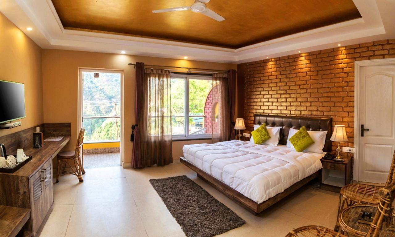 Nirvana Lodge And Lounge มัสซูรี ภายนอก รูปภาพ