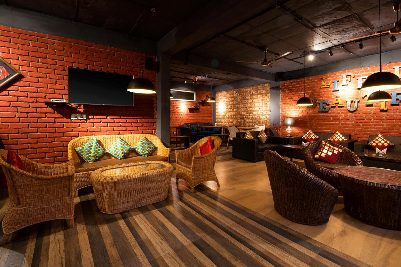 Nirvana Lodge And Lounge มัสซูรี ภายนอก รูปภาพ