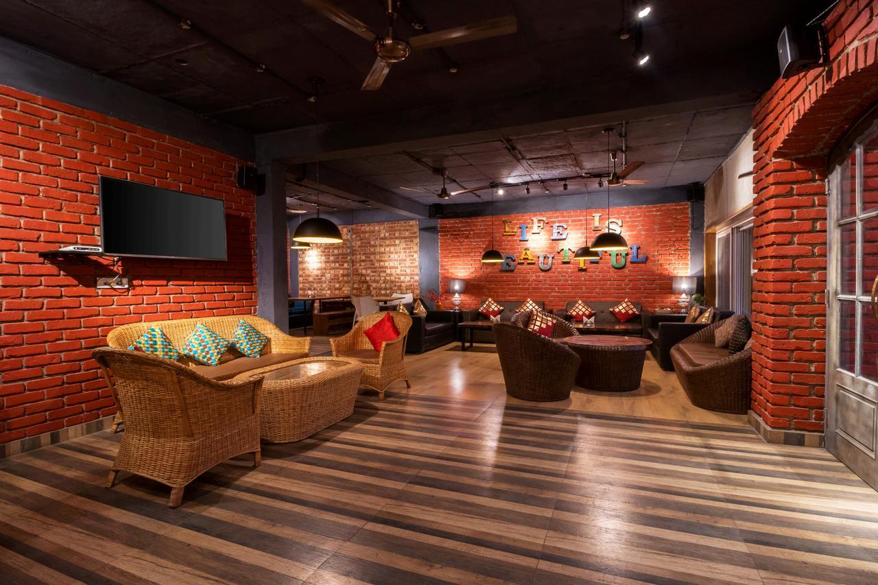 Nirvana Lodge And Lounge มัสซูรี ภายนอก รูปภาพ
