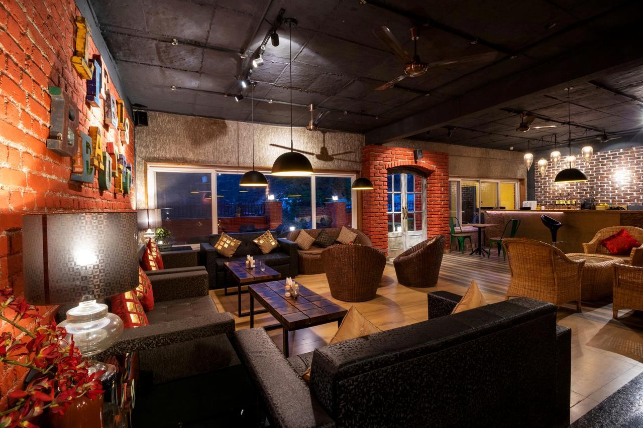 Nirvana Lodge And Lounge มัสซูรี ภายนอก รูปภาพ