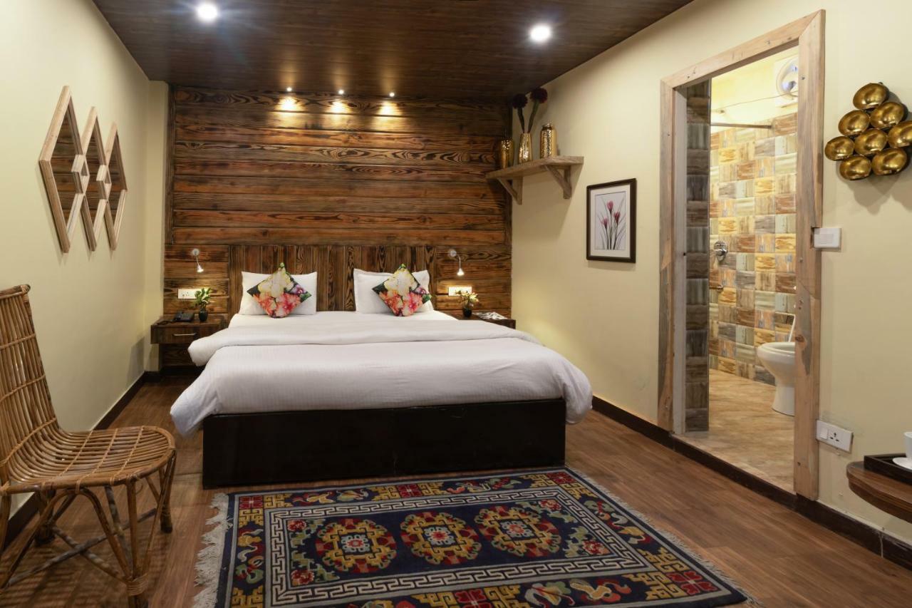 Nirvana Lodge And Lounge มัสซูรี ภายนอก รูปภาพ